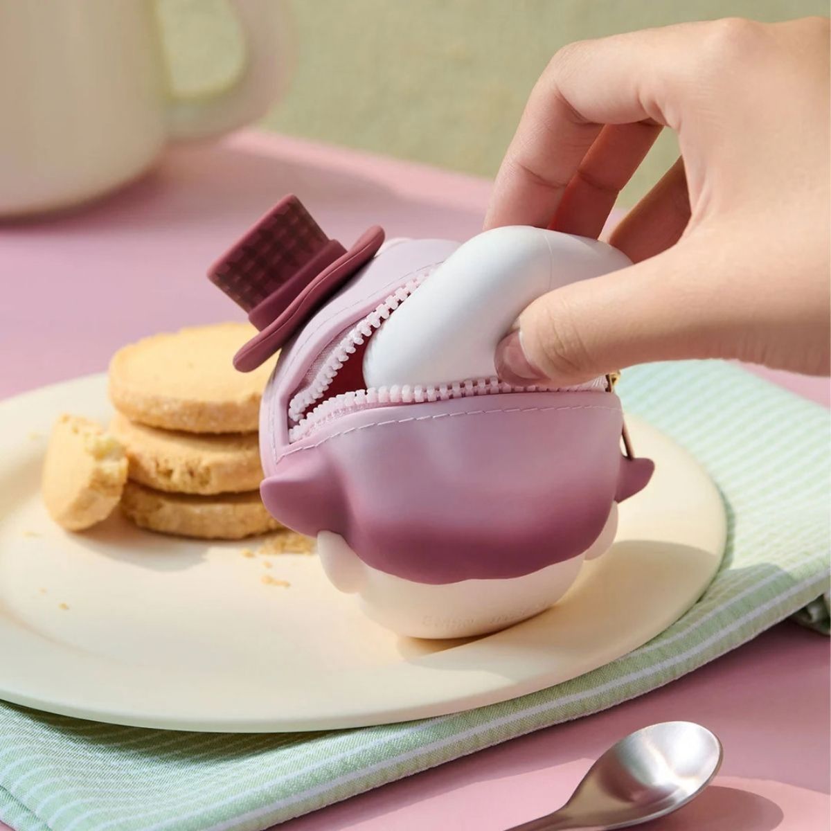 Đồ Chơi Túi Đựng Tai Nghe Dimoo Crush On Coffee Series - Earphone Case POP MART IP DIMOO 6941313020368