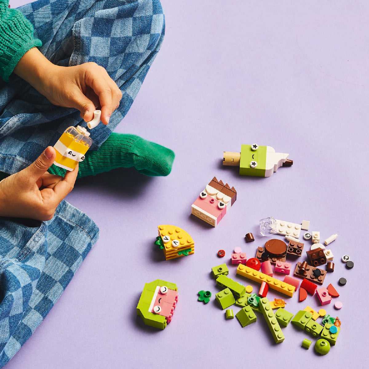 Đồ Chơi Lắp Ráp Bộ Gạch Chi Tiết Chủ Đề Ẩm Thực LEGO CLASSIC 11039