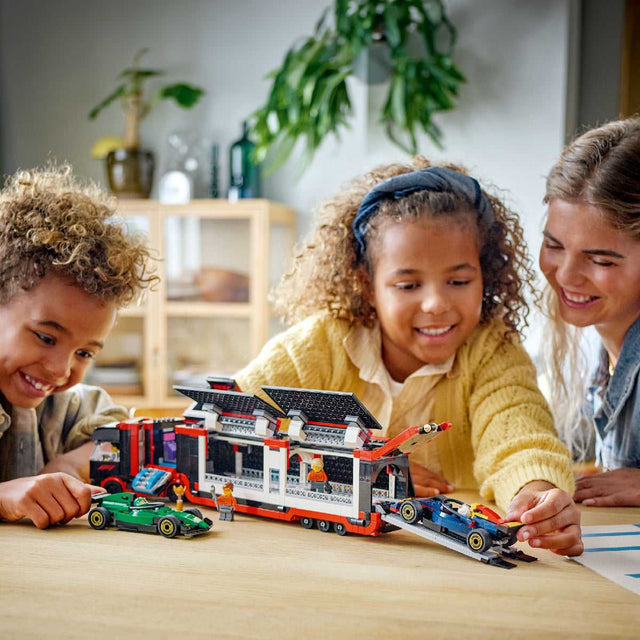 do-choi-lap-rap-xe-van-chuyen-xe-dua-f1-lego-city-60445-09