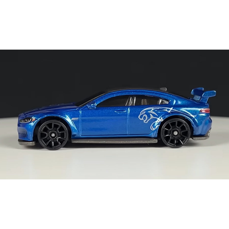 sieu-xe-fast-furious-jaguar-xe-sv-project-8-hnt09-hnr88-013