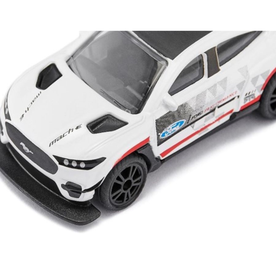 xe-ford-mustang-mach-e-1400-1566-04