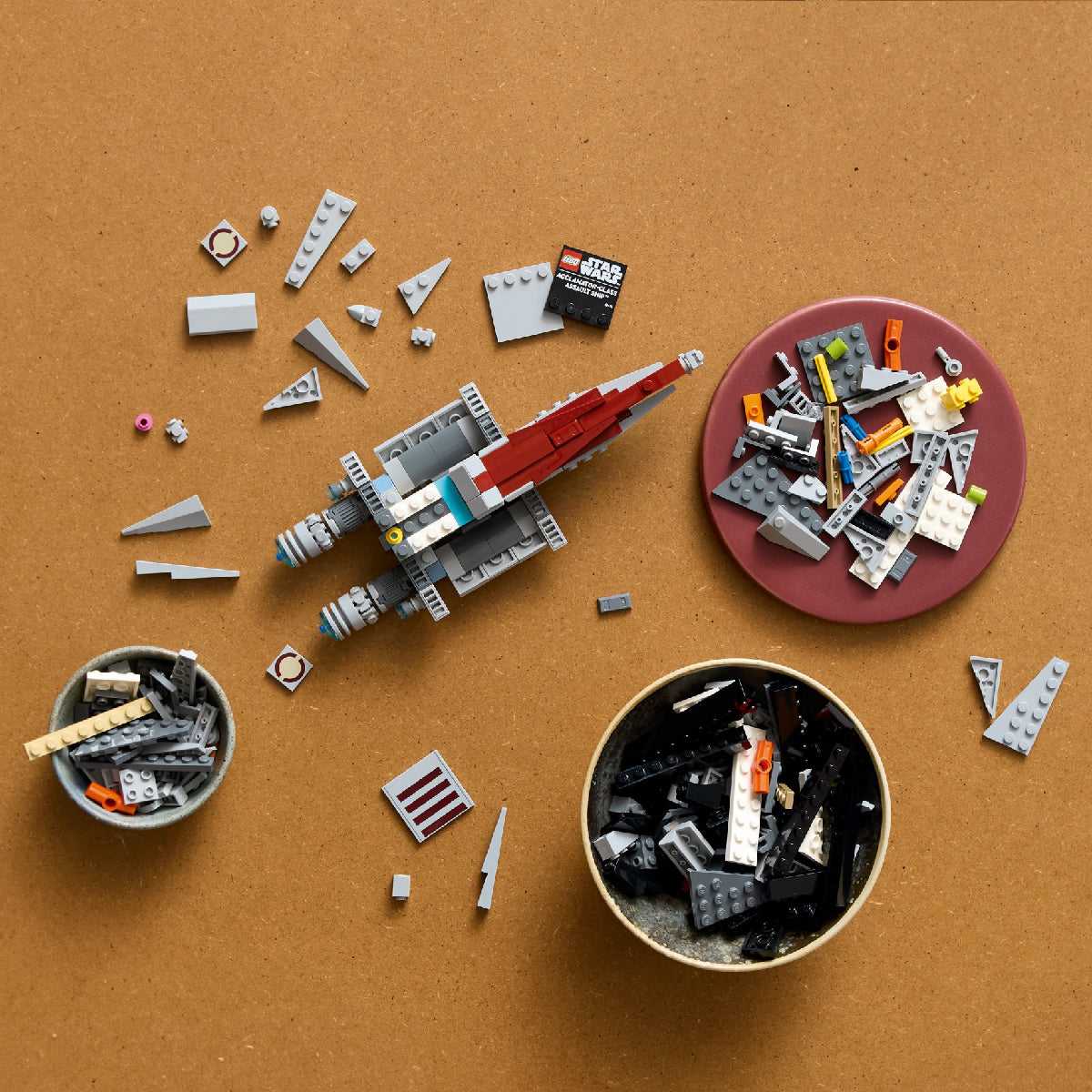 do-choi-lap-rap-tau-chien-acclamator-lego-star-wars-75404-04