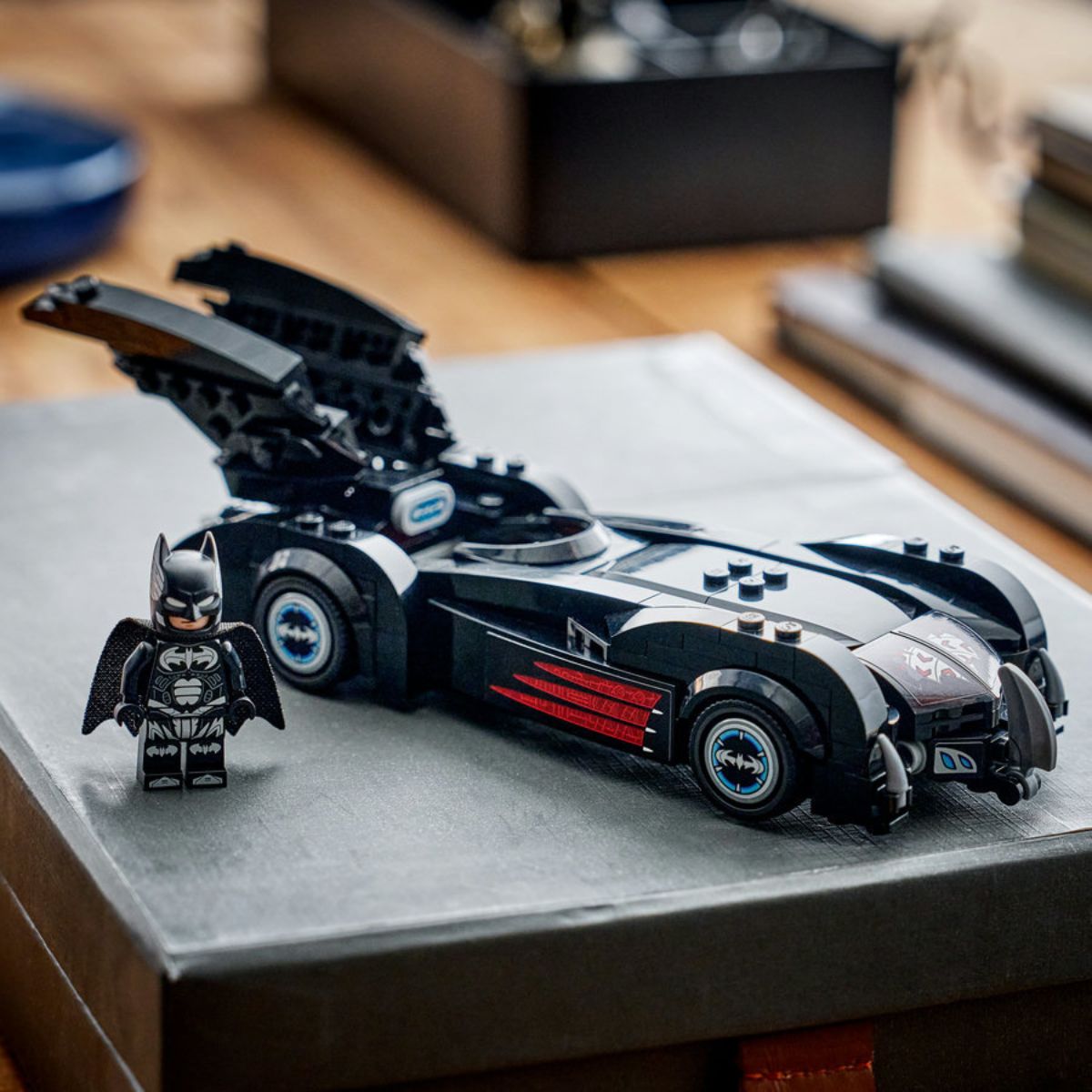Đồ Chơi Lắp Ráp Xe Batman & Robin Batmobile LEGO SUPERHEROES 76333 (272 Chi Tiết)