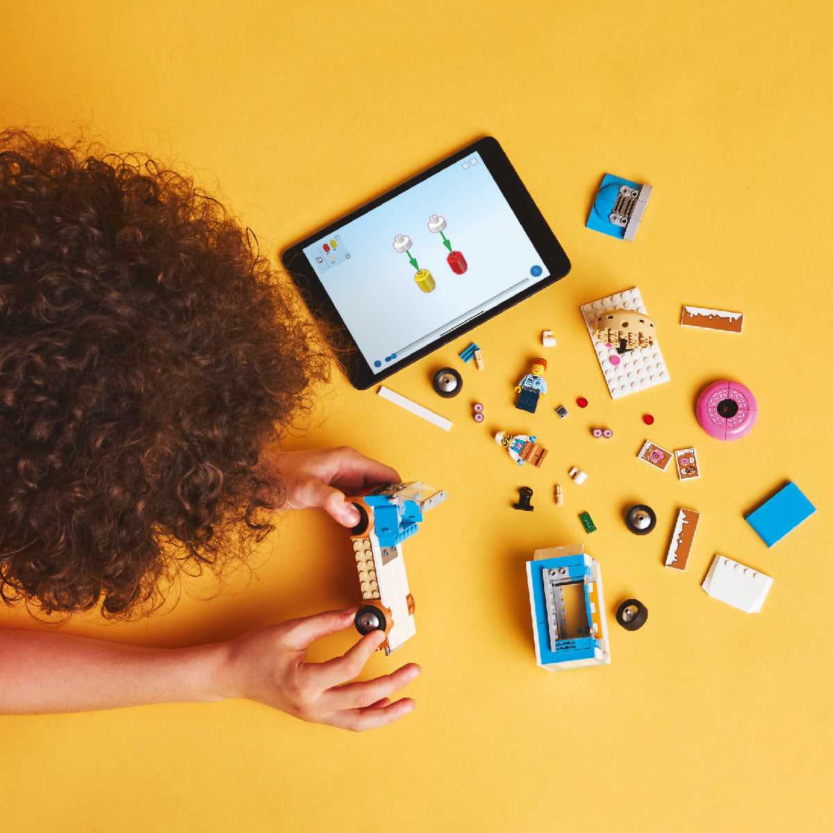 Đồ Chơi Lắp Ráp Xe Bánh Donut Di Động LEGO CITY 60452