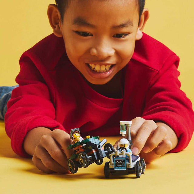 do-choi-lap-rap-bo-doi-may-bay-vs-xe-cap-cuu-di-dong-lego-city-60459-07
