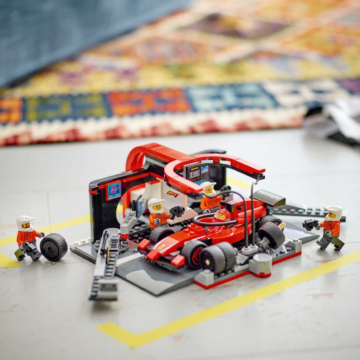 do-choi-lap-rap-tram-bao-duong-xe-f1-lego-city-60443-08