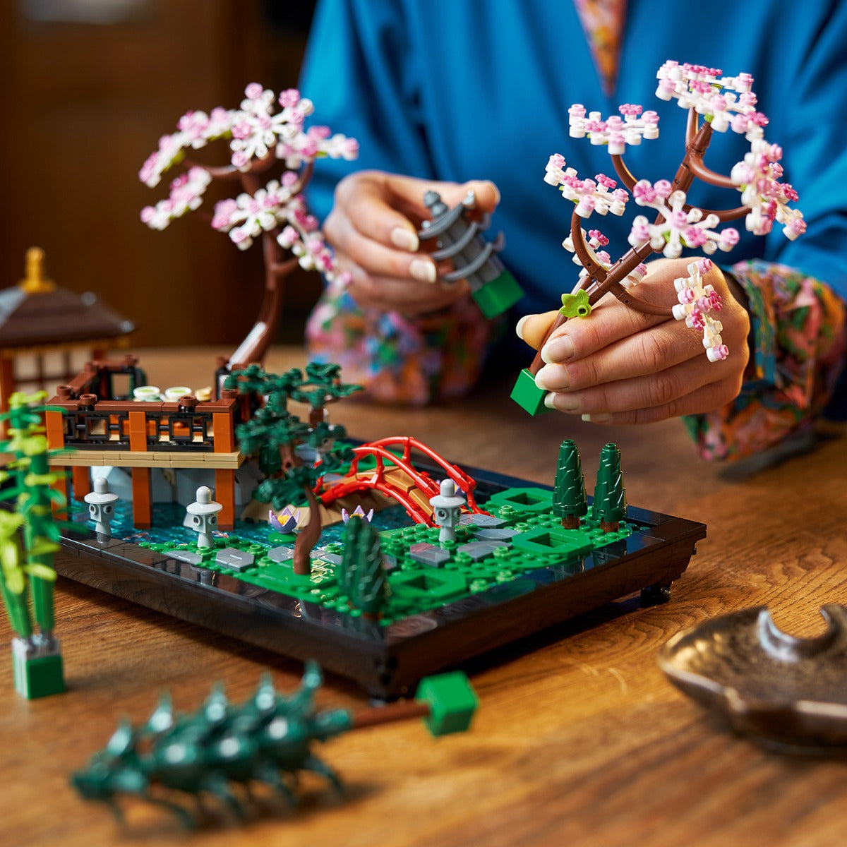 Đồ chơi lắp ráp Khu vườn Tĩnh lặng LEGO ADULTS 10315 (1363 chi tiết)