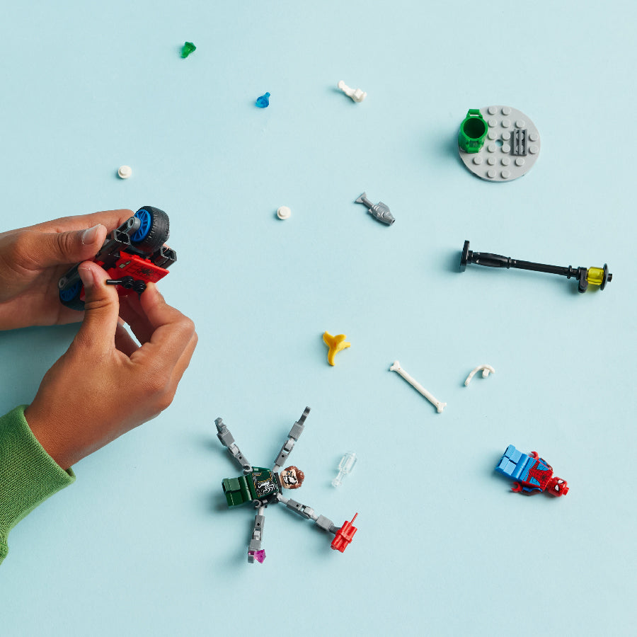 Đồ chơi lắp ráp Người nhện đối đầu tiến sĩ Ock LEGO SUPERHEROES 76275