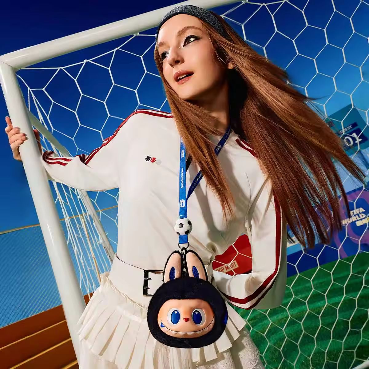 Đồ Chơi Móc Khóa The Monsters × Fifa Series-Vinyl Plush Pendant POP MART STORE DISPLAY 6941313074149