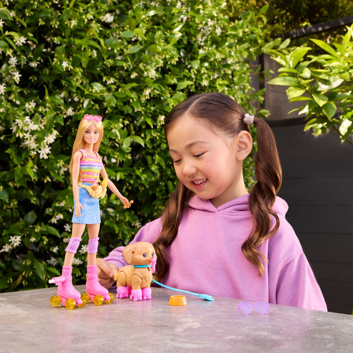 Đồ Chơi Barbie Cùng Cún Cưng Vi Vu Patin BARBIE JMJ44