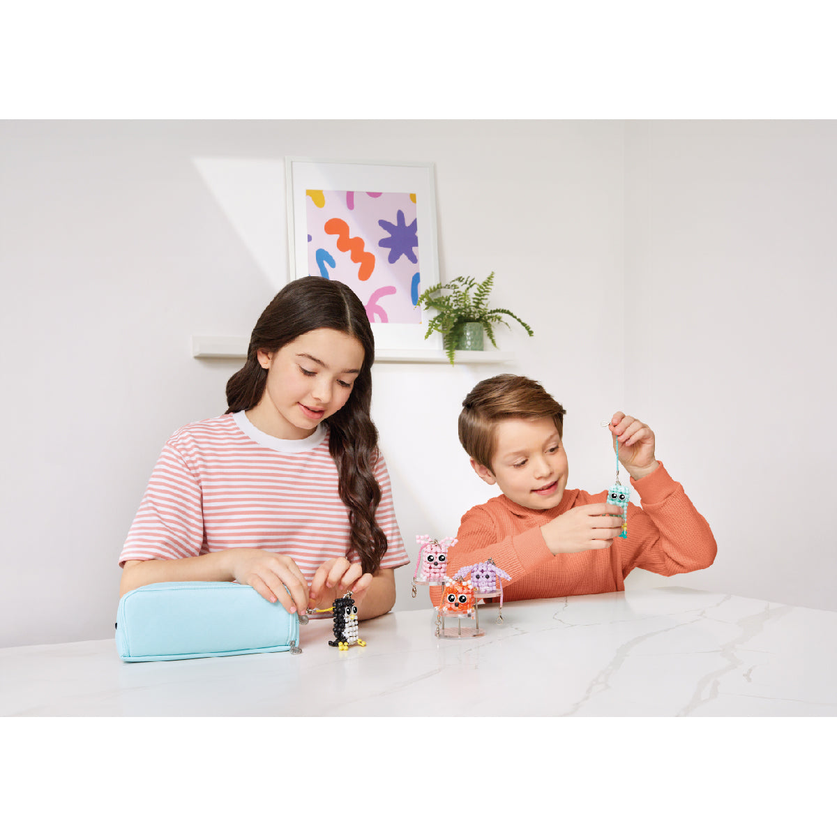 Bộ Làm Vòng Tay Tình Bạn Và Thú Cưng LinXo Thỏ Con Make It Real 6101MIR