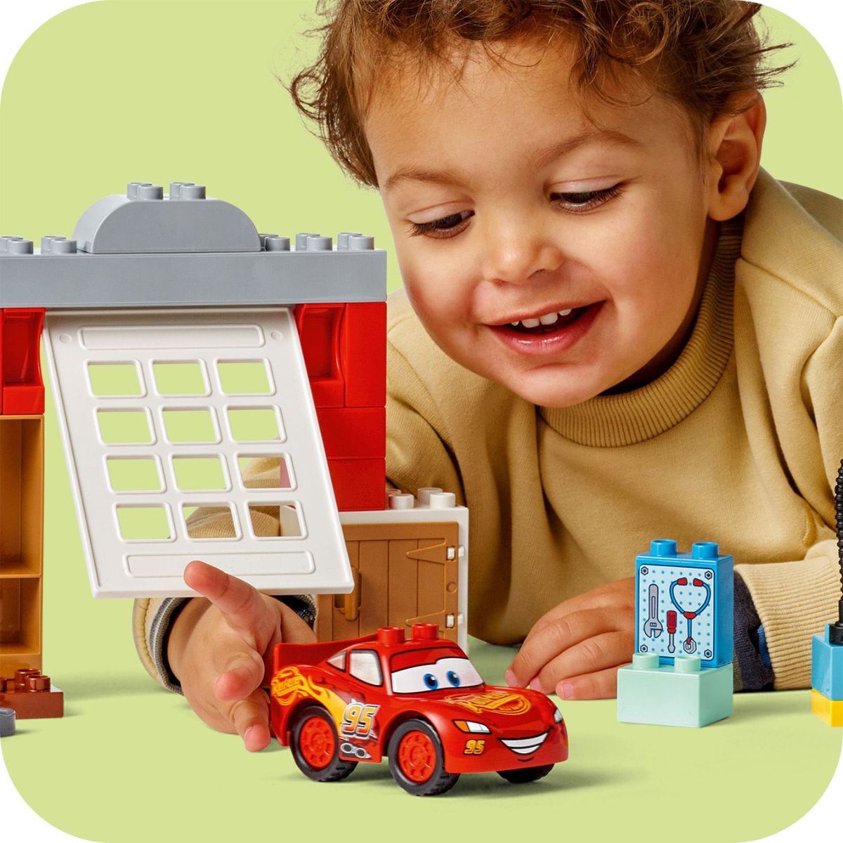 Đồ Chơi Bộ Lắp Ráp Chuyến Thăm Gara Của Bác Sĩ Doc Và Xe McQueen LEGO DUPLO 10456 (35 chi tiết)