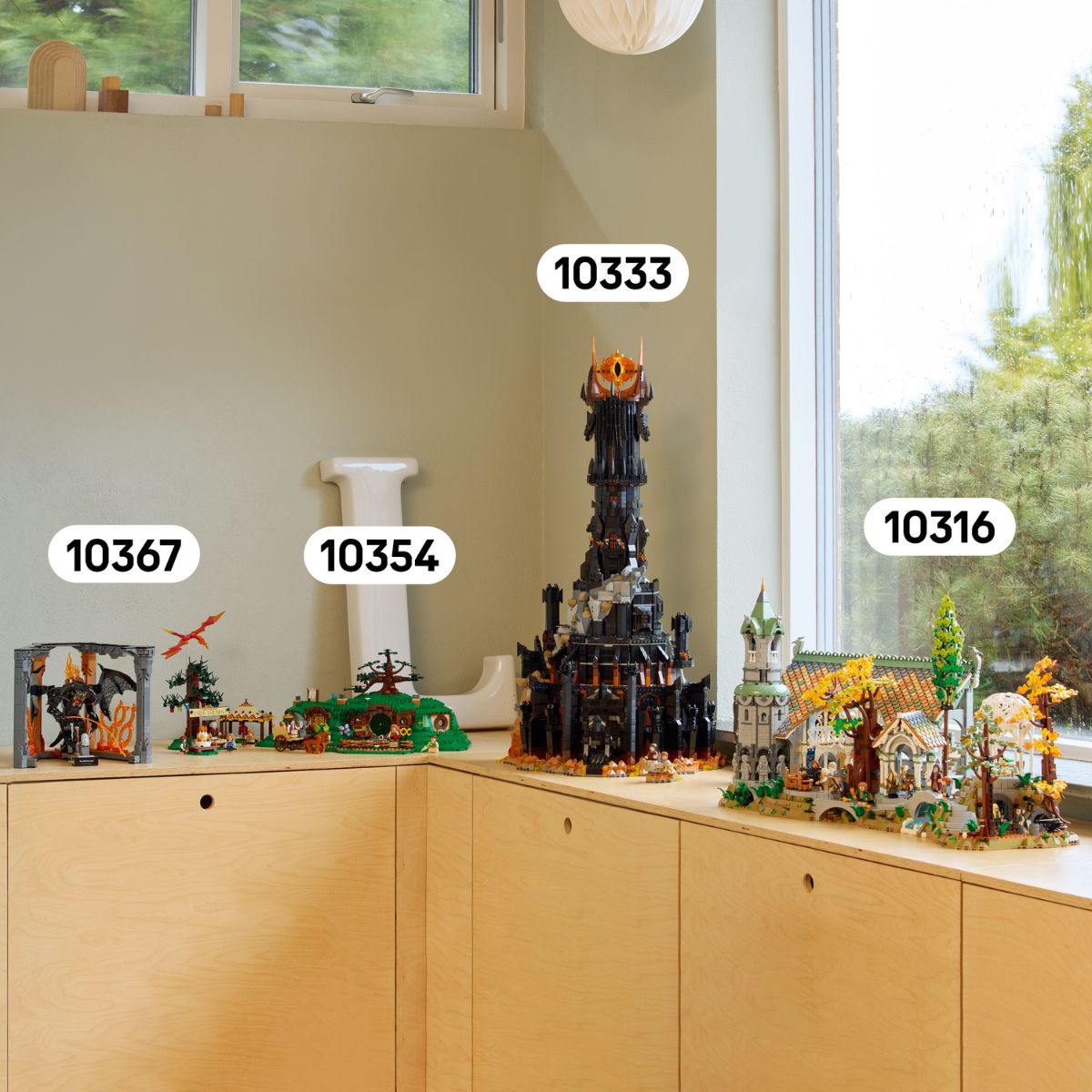 Đồ Chơi Bộ Lắp Ráp Cuộc Chiến Ở Mỏ Moria Giữa Gandalf Và Balrog LEGO ICONS 10367 (1201 chi tiết)