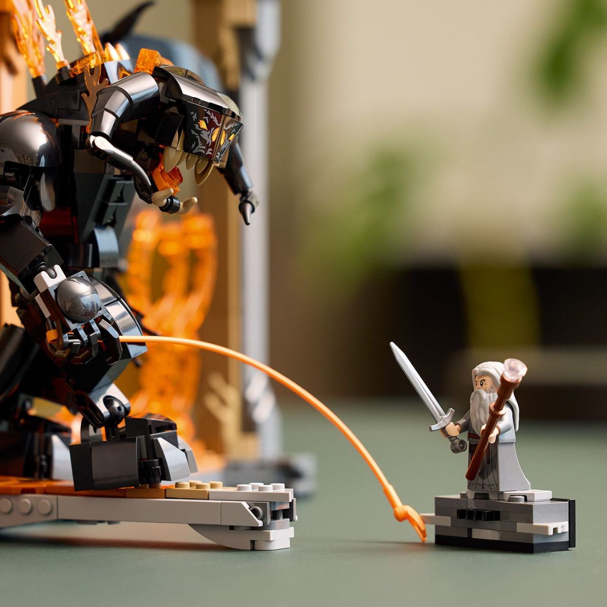 Đồ Chơi Bộ Lắp Ráp Cuộc Chiến Ở Mỏ Moria Giữa Gandalf Và Balrog LEGO ICONS 10367 (1201 chi tiết)