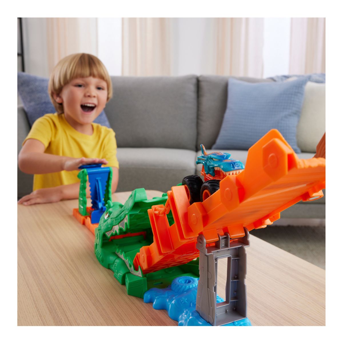 Đồ Chơi Bộ Thử Thách  - Vượt Chướng Ngại Cá Sấu MONSTER TRUCKS JJN45