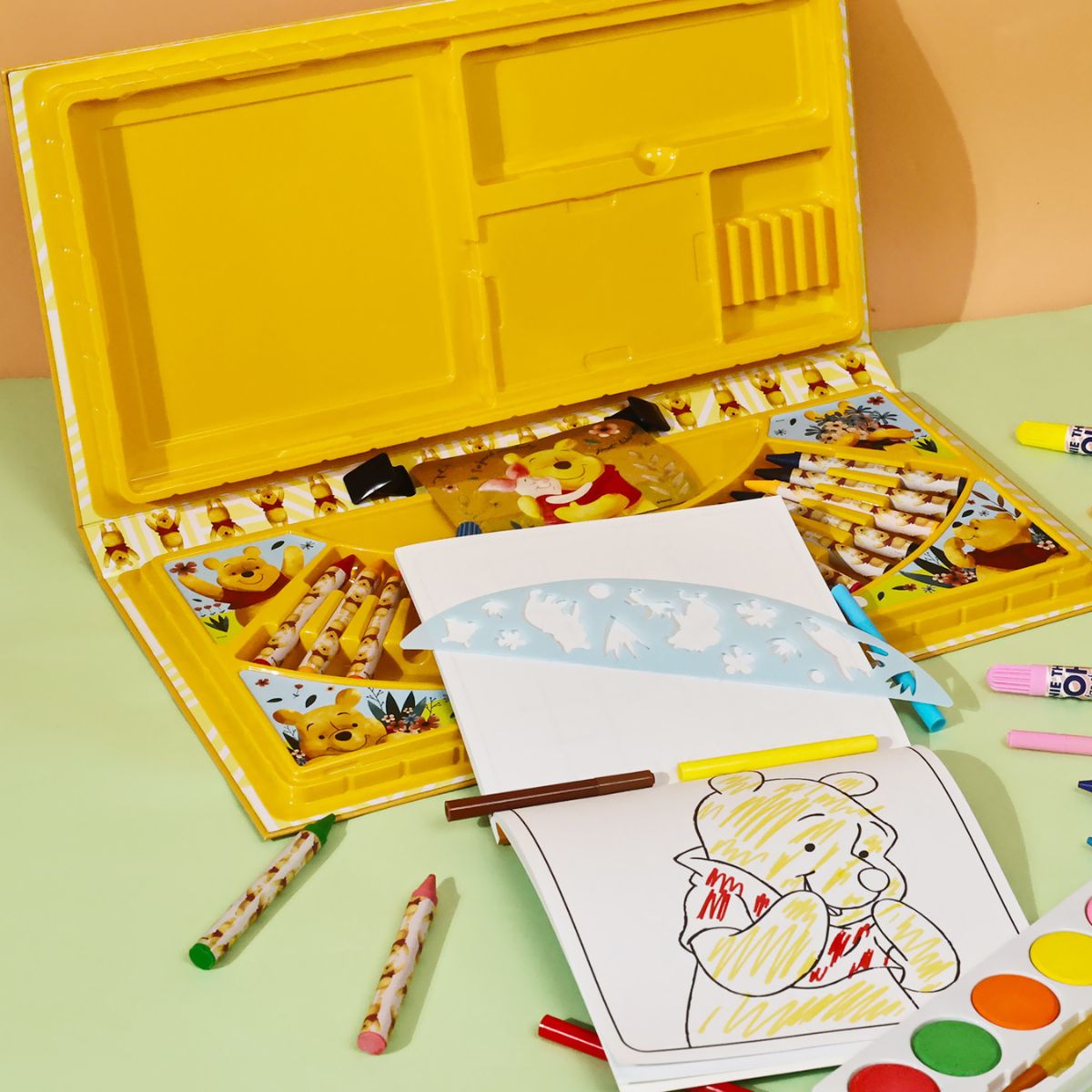 Bộ Vali Nhiều Loại Màu Kèm Sticker Winnie The Pooh RED RIDGE 100492