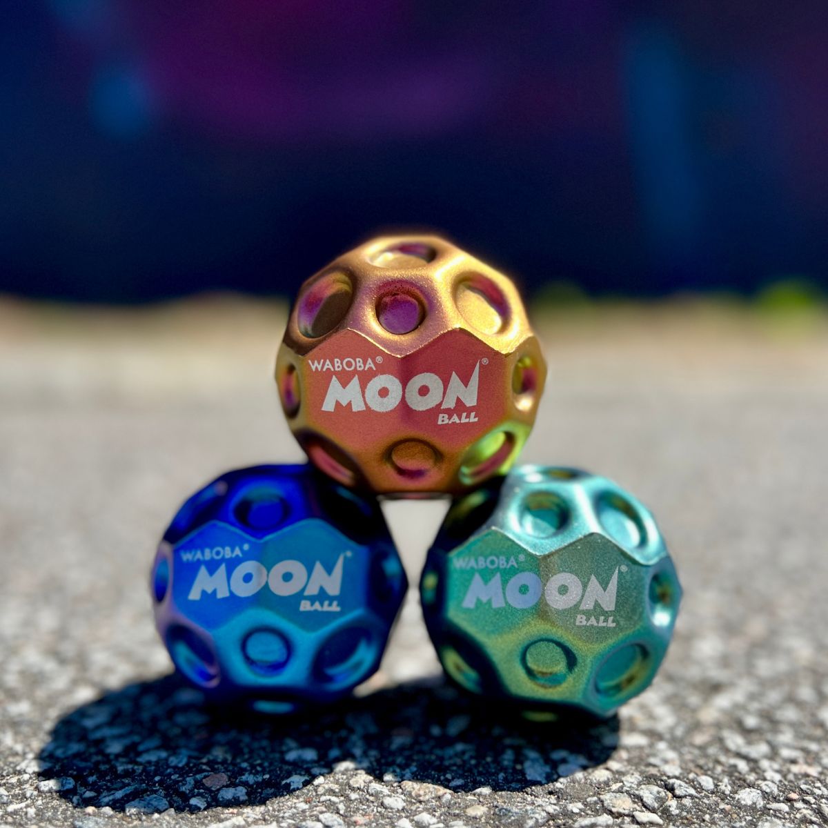bong-nay-moon-ball-metallic-waboba-316c99-a-07