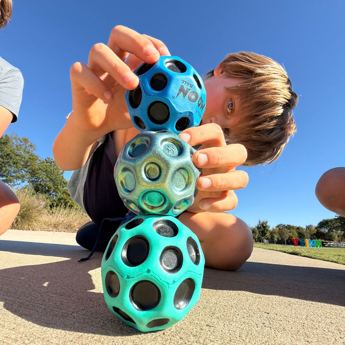 bong-nay-moon-ball-metallic-waboba-316c99-a-012