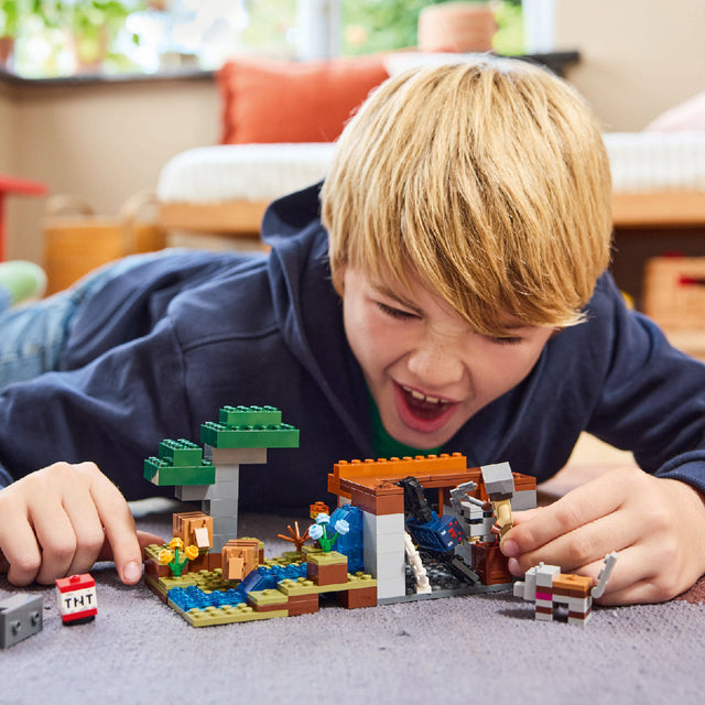 chuyen-tham-hiem-mo-nhim-bien-lego-minecraft-21269-09