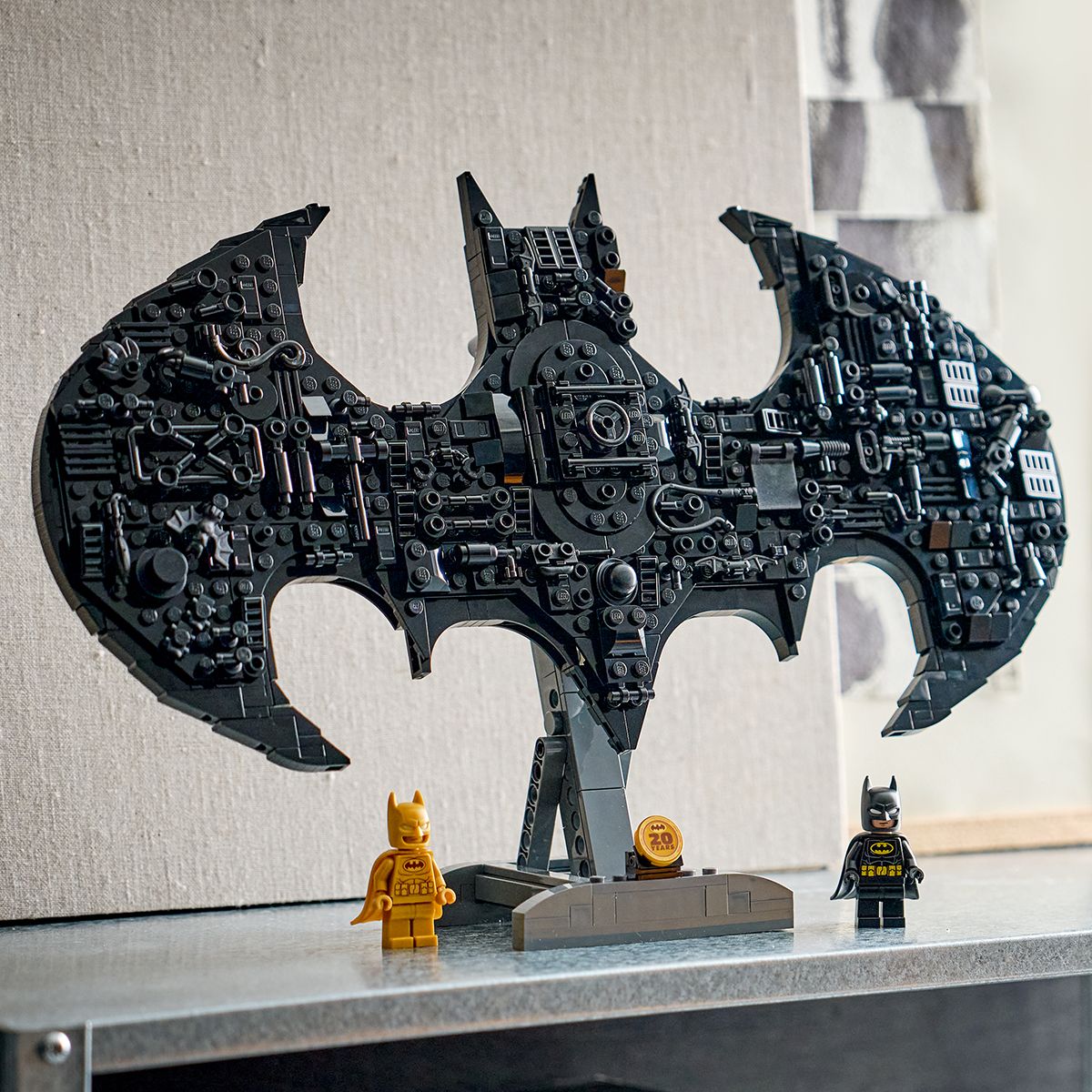 Đồ Chơi Lắp Ráp Biểu Tượng Logo Batman LEGO SUPERHEROES 76330 (678 Chi Tiết)