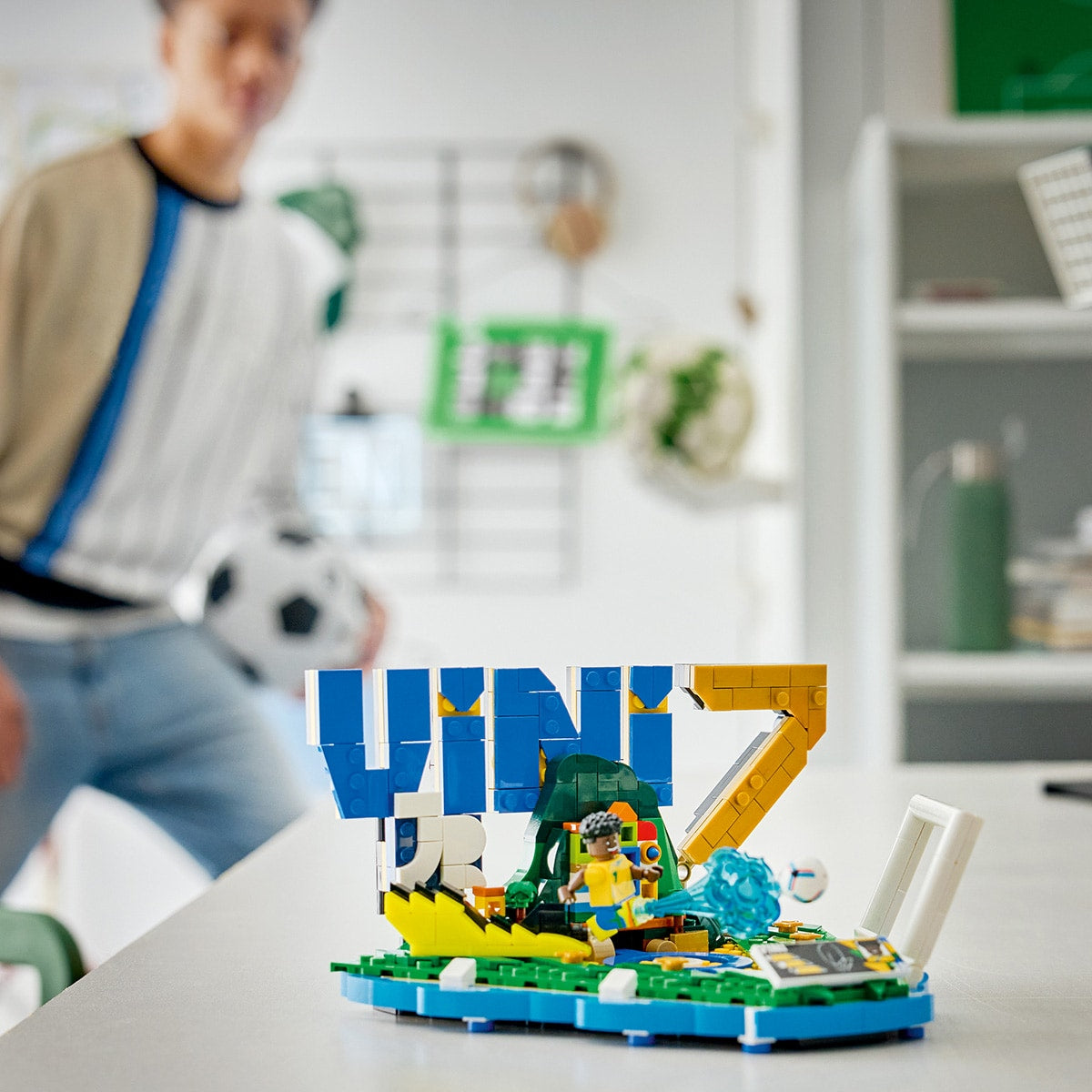 Đồ Chơi Lắp Ráp Biểu Tượng Sân Cỏ Vini Jr LEGO EDITIONS SPORTS 43027