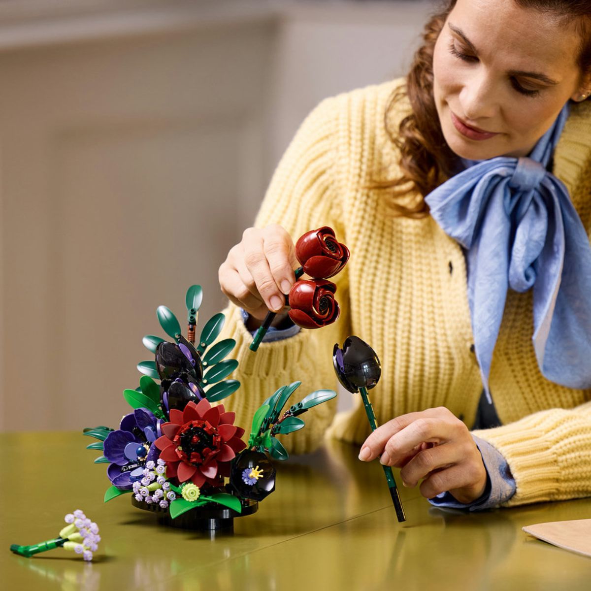 Đồ Chơi Lắp Ráp Bình Hoa Nghệ Thuật Huyền Bí LEGO BOTANICALS 11513 (562 Chi Tiết)