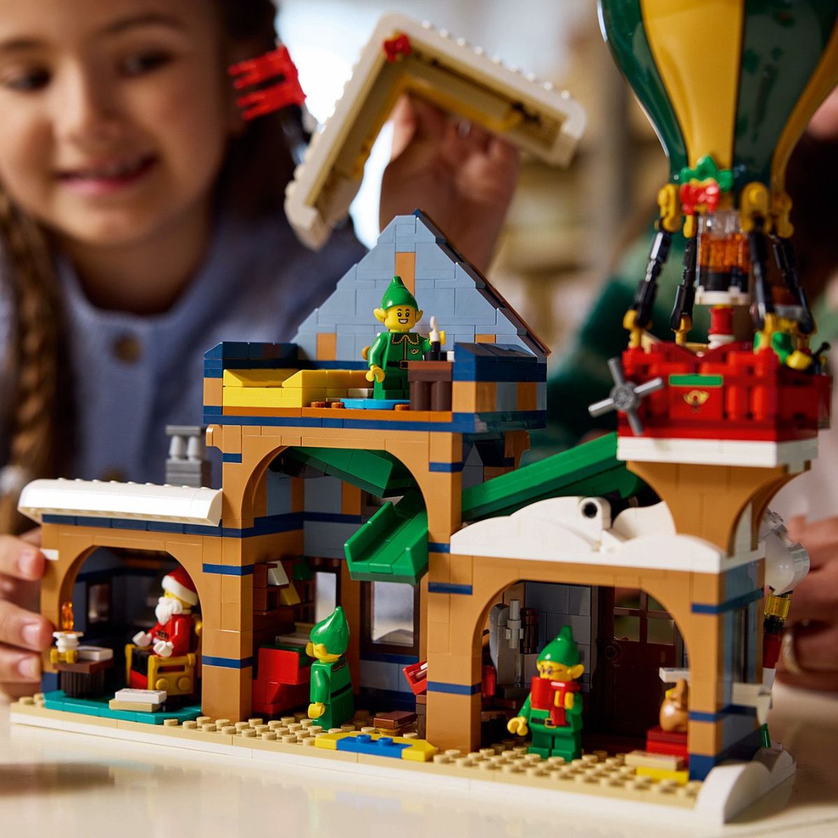 Đồ Chơi Lắp Ráp Bưu Điện Của Ông Già Noel LEGO ICONS 10339