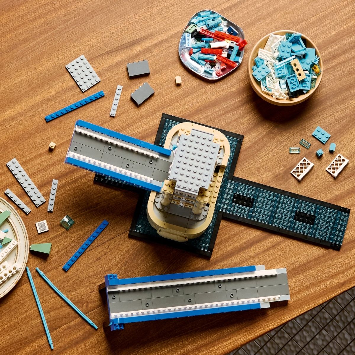 Đồ Chơi Lắp Ráp Cầu Tháp Luân Đôn - Tower Bridge LEGOARCHITECTURE 21067 (3745 Chi Tiết)