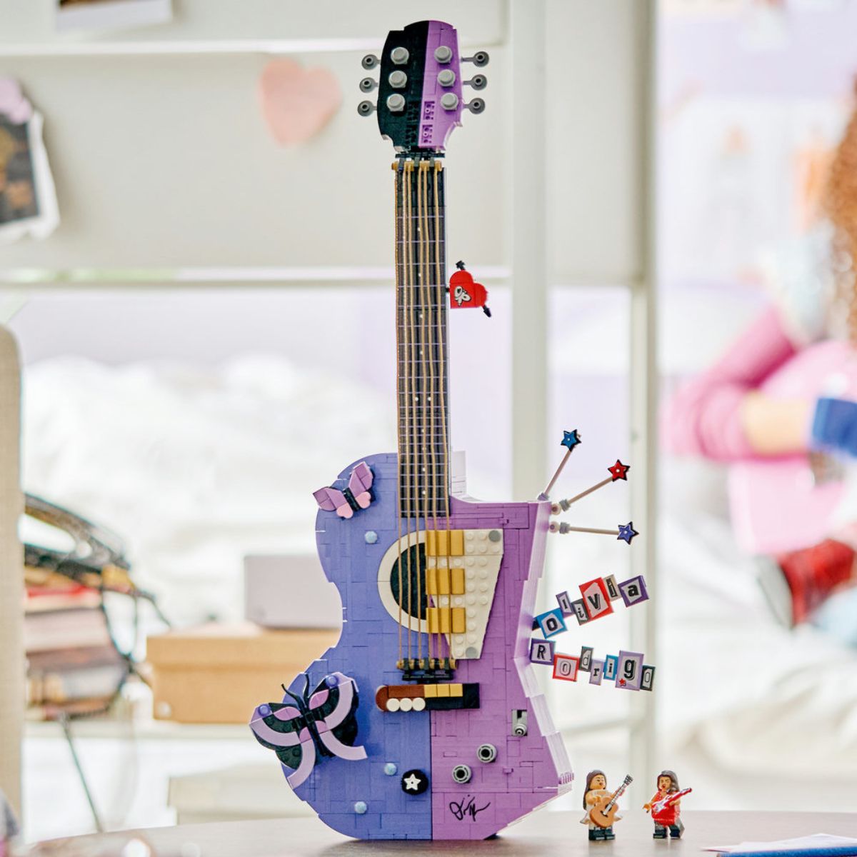 do-choi-lap-rap-cay-dan-ghi-ta-2-trong-1-cua-olivia-lego-editions-music-43031-09