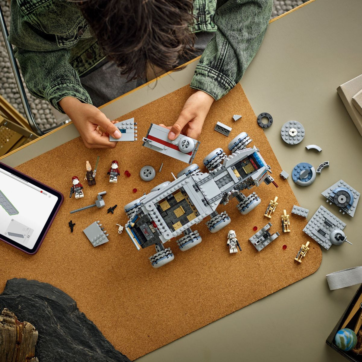 Đồ Chơi Lắp Ráp Cỗ Máy Hủy Diệt Juggernaut LEGO STAR WARS 75413 (813 chi tiết)