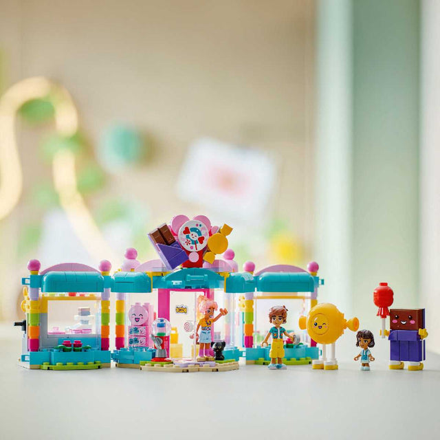 do-choi-lap-rap-cua-hang-keo-ngot-thanh-pho-heartlake-lego-friends-42649-010