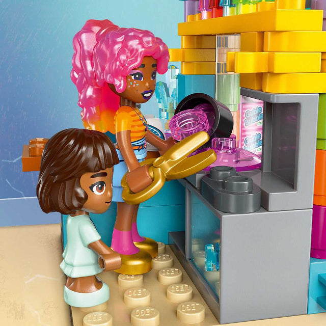do-choi-lap-rap-cua-hang-keo-ngot-thanh-pho-heartlake-lego-friends-42649-05