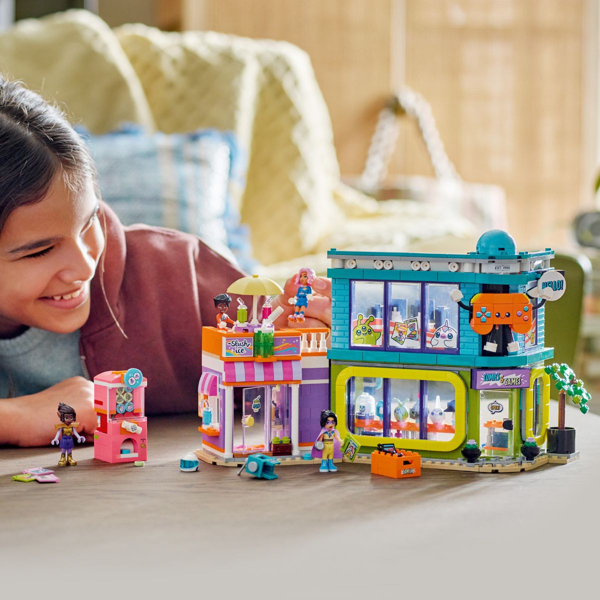 Đồ Chơi Lắp Ráp Cửa Hàng Truyện Tranh Và Trò Chơi LEGO FRIENDS 42674 (1005 Chi Tiết)