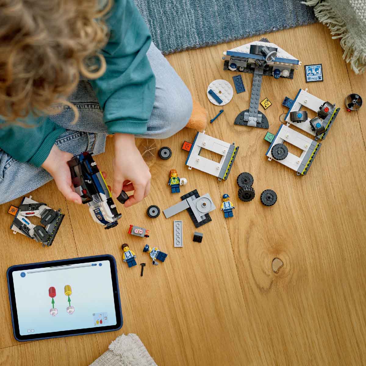 Đồ Chơi Lắp Ráp Garage Xe Cảnh Sát LEGO CITY 60457 (489 chi tiết)