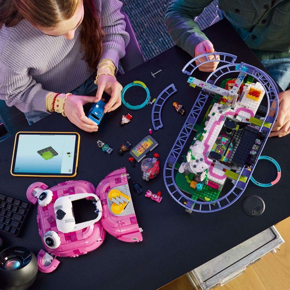 Đồ Chơi Lắp Ráp Hang Động Rave LEGO FORTNITE 77082 (1963 chi tiết)