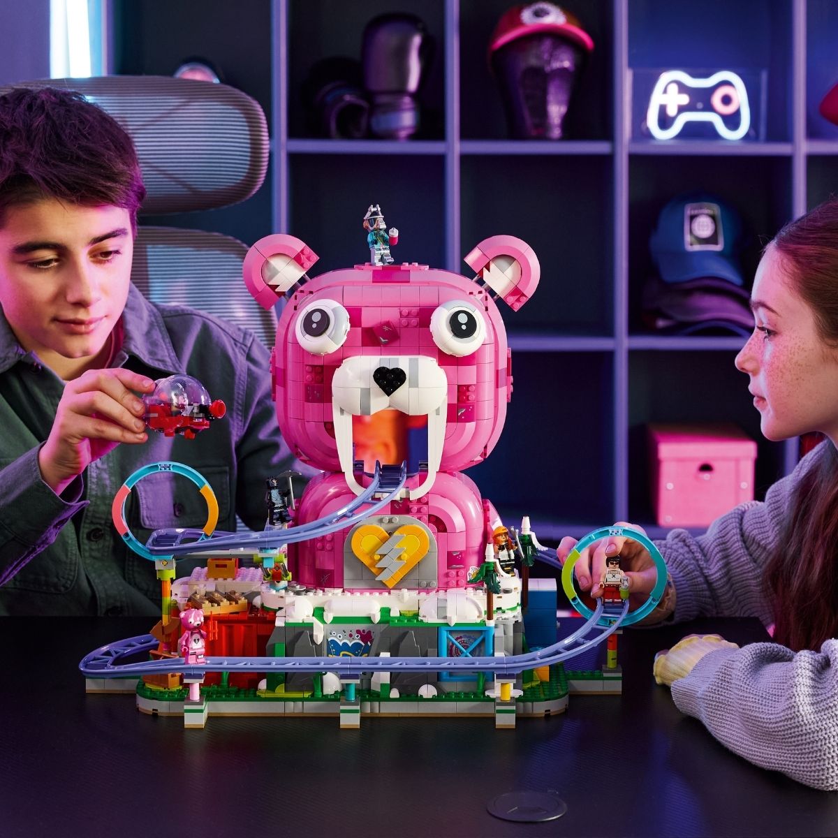Đồ Chơi Lắp Ráp Hang Động Rave LEGO FORTNITE 77082 (1963 chi tiết)