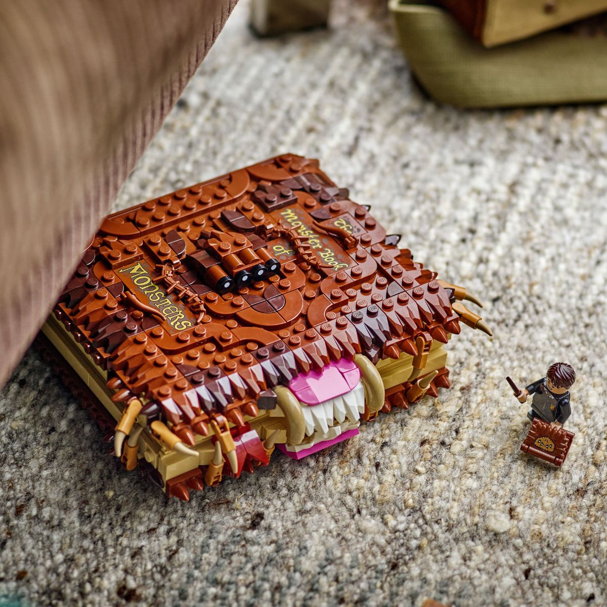 Đồ Chơi Lắp Ráp Harry Potter: Quyển Sách Quái Vật LEGO HARRY POTTER 76449 (518 chi tiết)