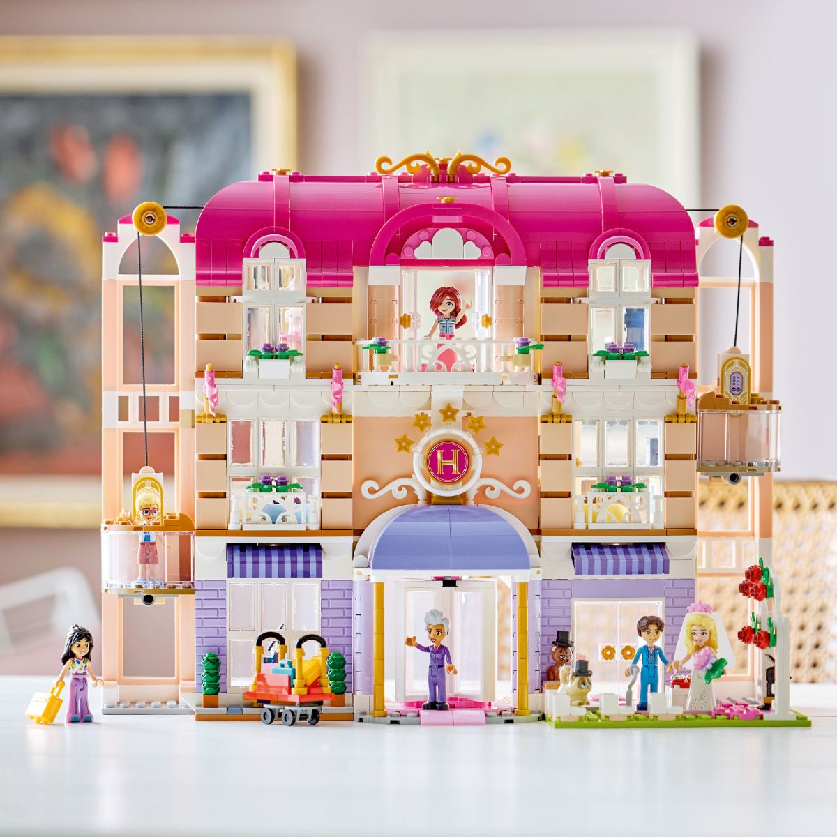 Đồ Chơi Lắp Ráp Khách Sạn Sang Trọng Tại Heartlake City LEGO FRIENDS 42704 (1406 chi tiết)