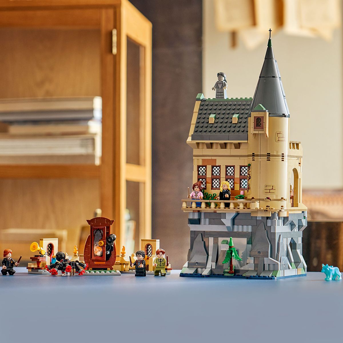 Đồ Chơi Lắp Ráp Lâu Đài Hogwarts™: Khu Bệnh Xá LEGO HARRY POTTER 76463 (907 chi tiết)