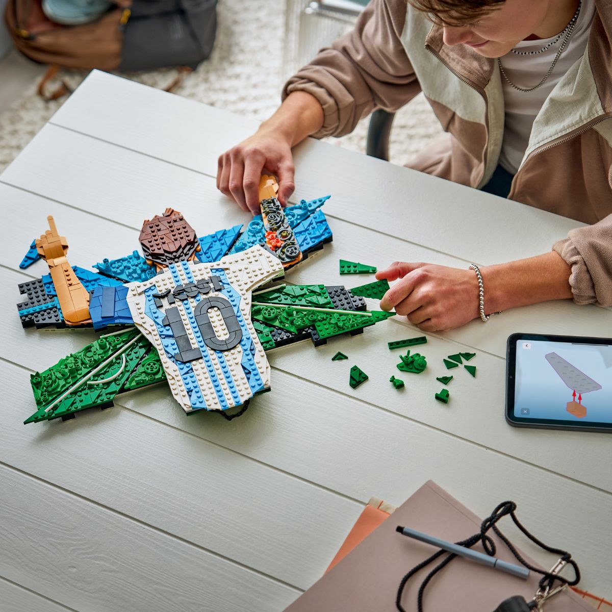 Đồ Chơi Lắp Ráp Lionel Messi - Màn Ăn Mừng Huyền Thoại LEGO EDITIONS SPORTS 43018 (1427 chi tiết)