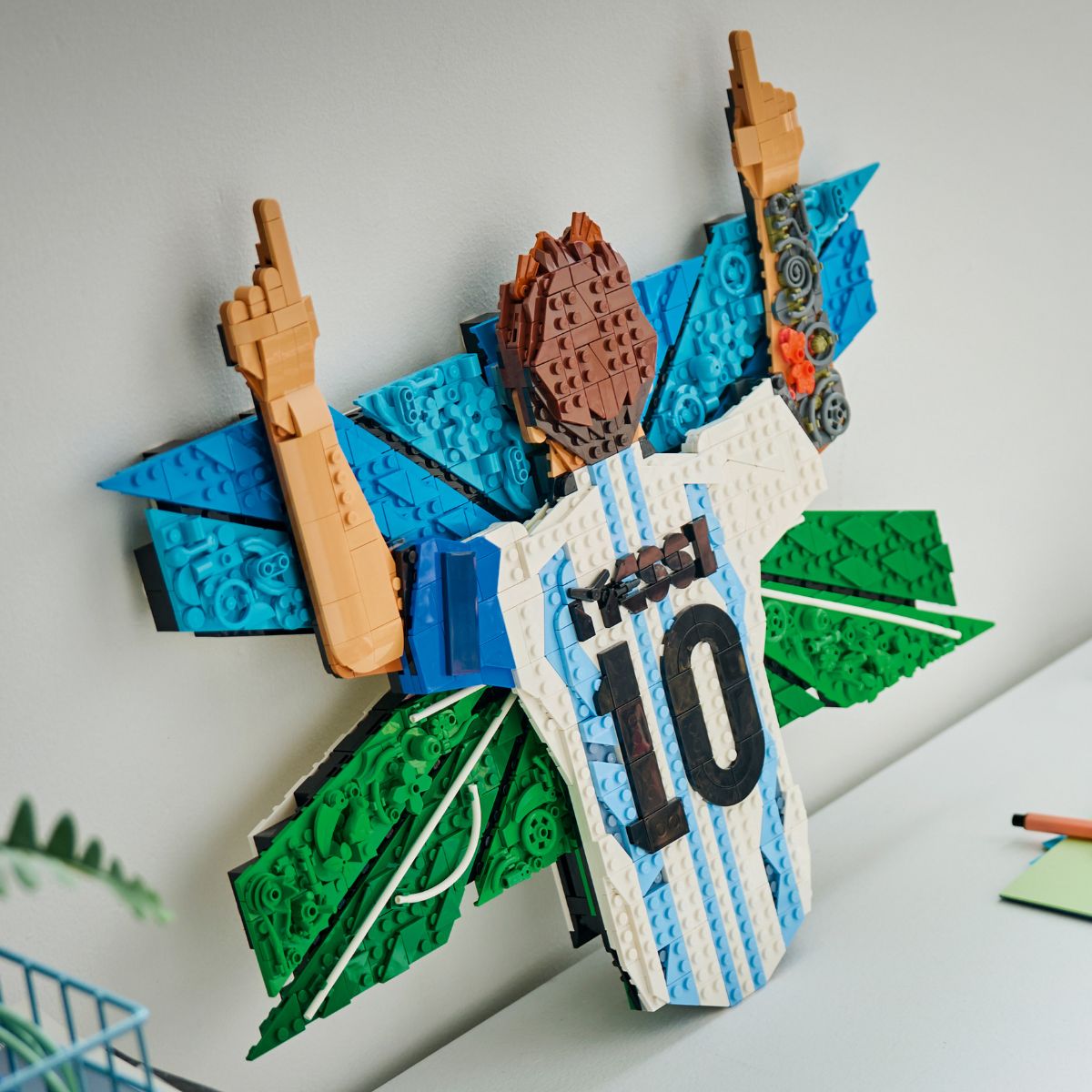 Đồ Chơi Lắp Ráp Lionel Messi - Màn Ăn Mừng Huyền Thoại LEGO EDITIONS SPORTS 43018 (1427 chi tiết)