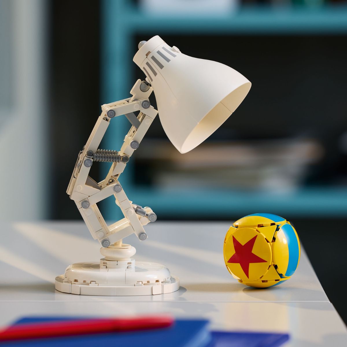 Đồ Chơi Lắp Ráp Logo Pixar LEGO IDEAS 21357