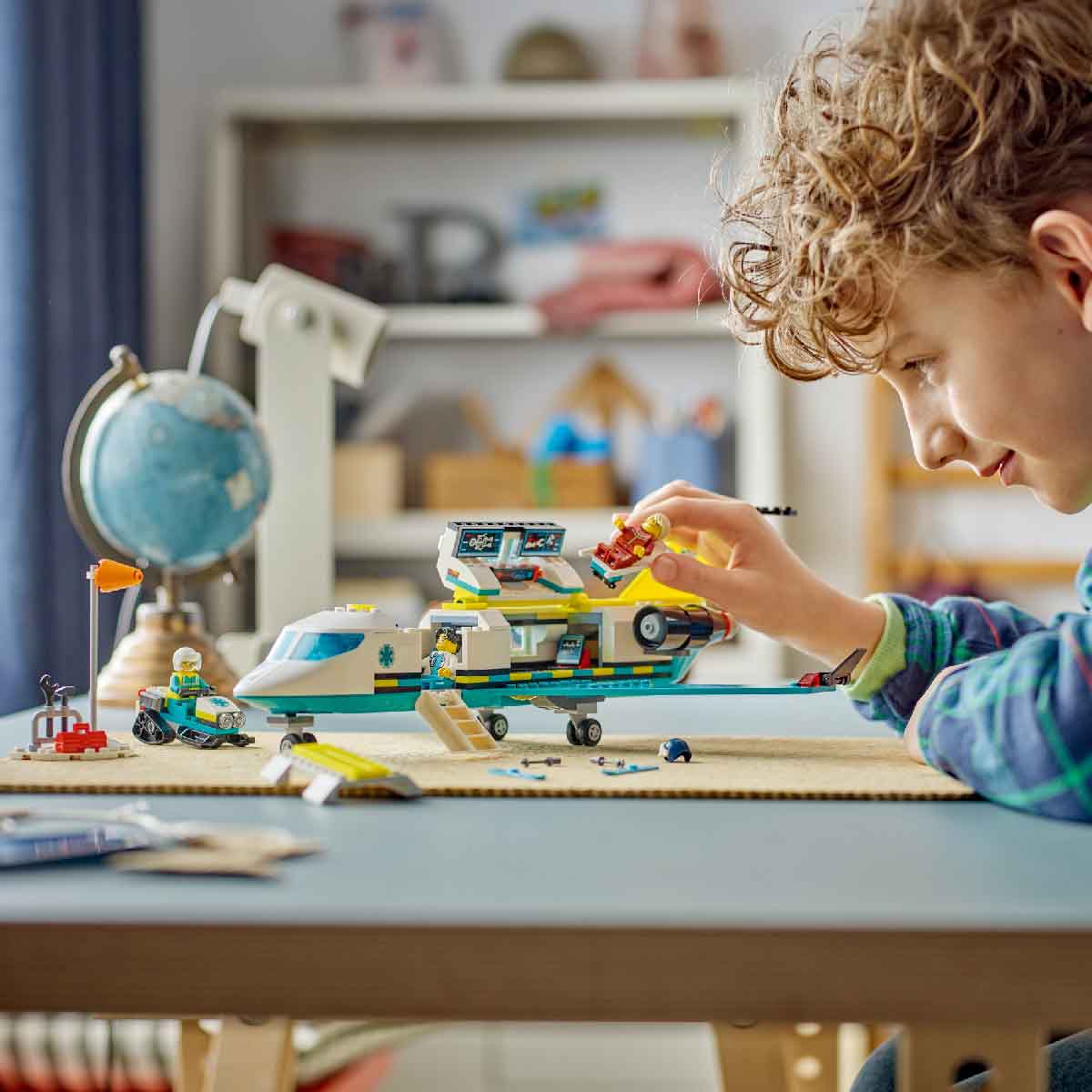 Đồ Chơi Lắp Ráp Máy Bay Cứu Hộ Khẩn Cấp LEGO CITY 60465 (403 chi tiết)