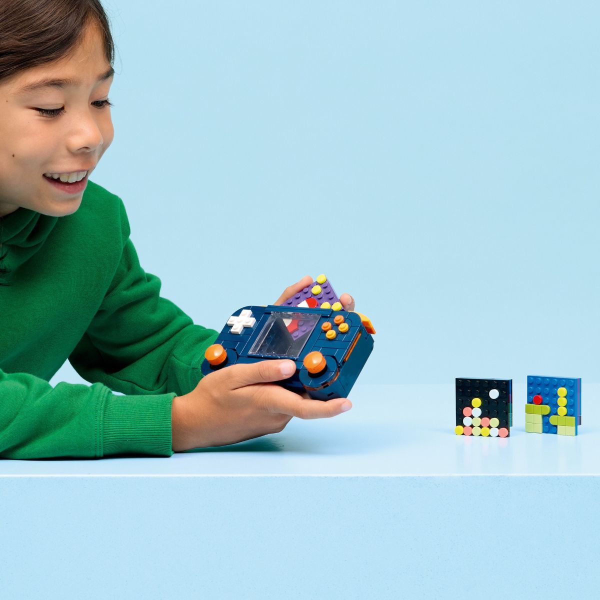 Đồ Chơi Lắp Ráp Máy Chơi Game Cổ Điển LEGO CREATOR 31380