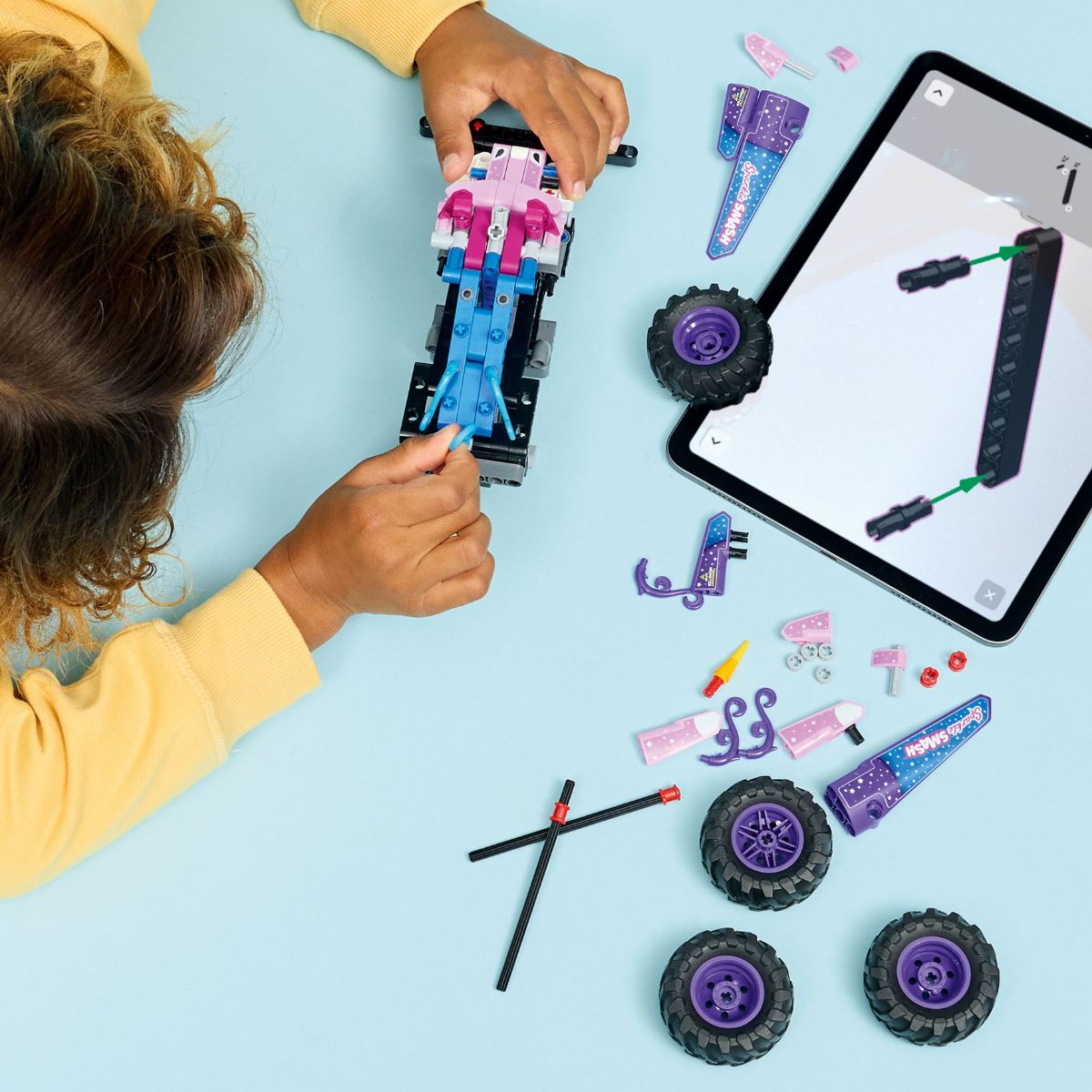 Đồ Chơi Lắp Ráp Monster Jam™ Sparkle Smash™ LEGO TECHNIC 42220 (243 chi tiết)