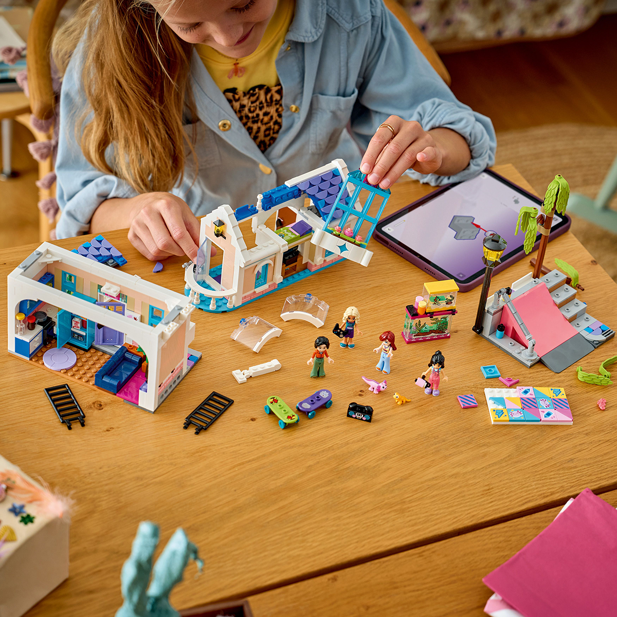 Đồ Chơi Lắp Ráp Ngôi Nhà Của Gia Đình Liann LEGO FRIENDS 42687 (946 chi tiết)