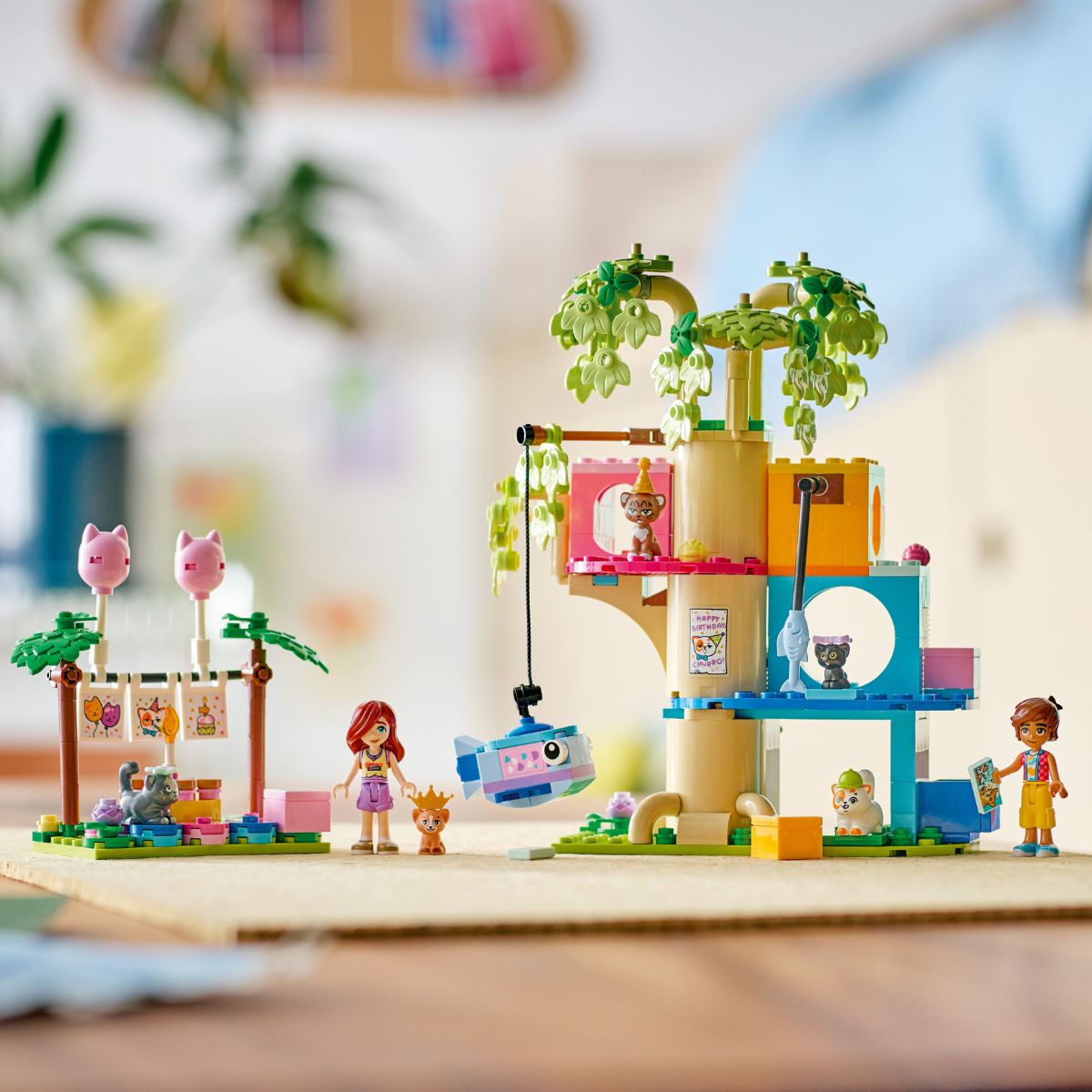 Đồ Chơi Lắp Ráp Nhà Cây Và Bữa Tiệc Sinh Nhật Mèo Con LEGO FRIENDS 42666 (321 chi tiết)