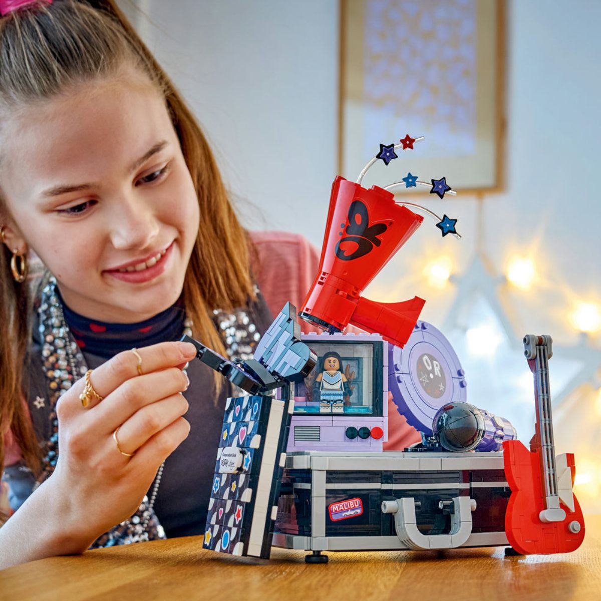 Đồ Chơi Lắp Ráp Những Biểu Tượng Của Olivia LEGO EDITIONS MUSIC 43030 (1085 Chi Tiết)