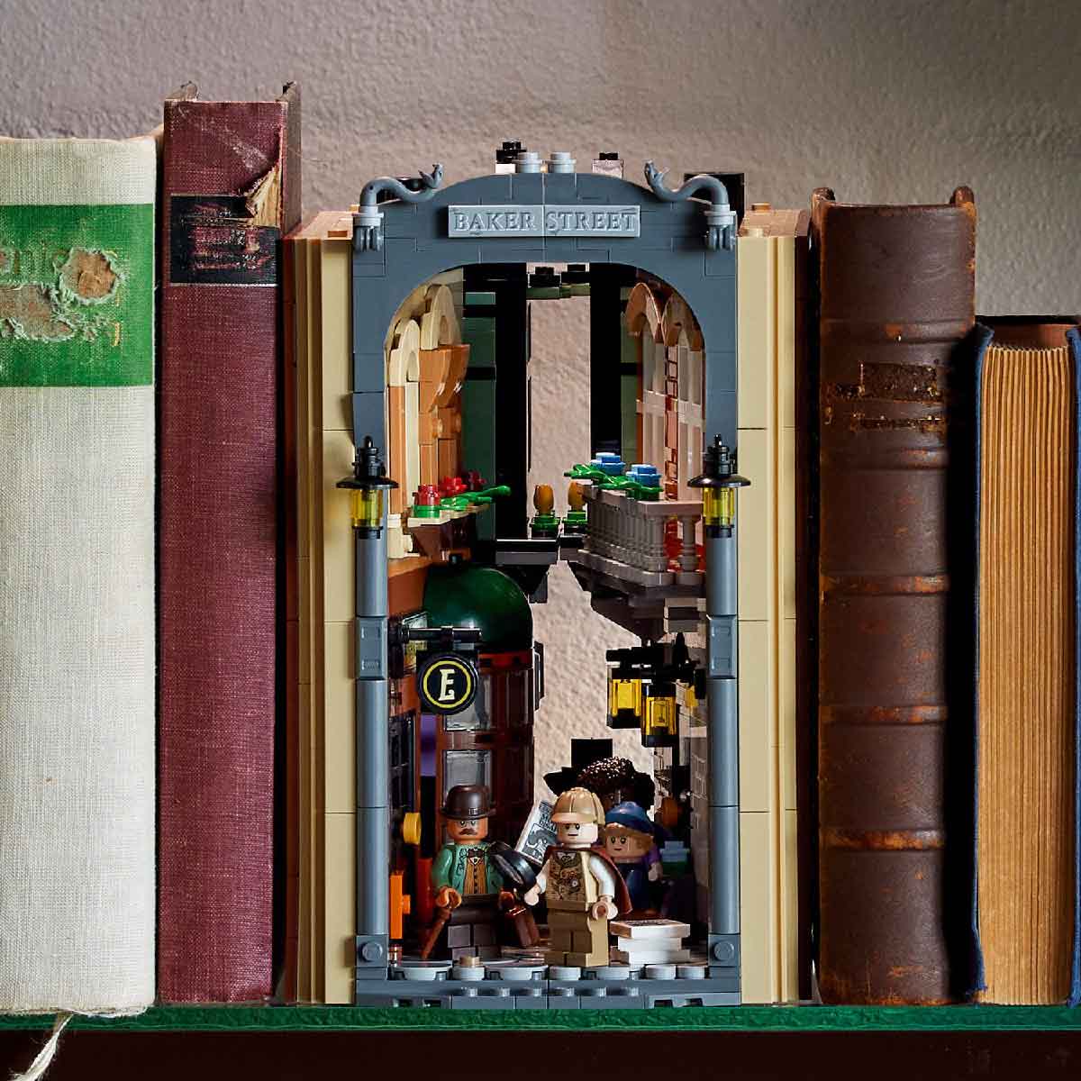 Đồ Chơi Lắp Ráp Phố Baker - Sherlock Holmes LEGO ICONS 10351 (1359 chi tiết)
