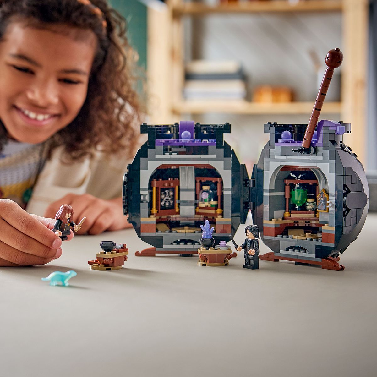 Đồ Chơi Lắp Ráp Phòng Học Pha Chế Độc Dược Bí Mật LEGO HARRY POTTER 76464 (652 chi tiết)